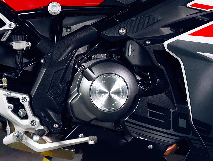 302R_Engine_Spec850x640