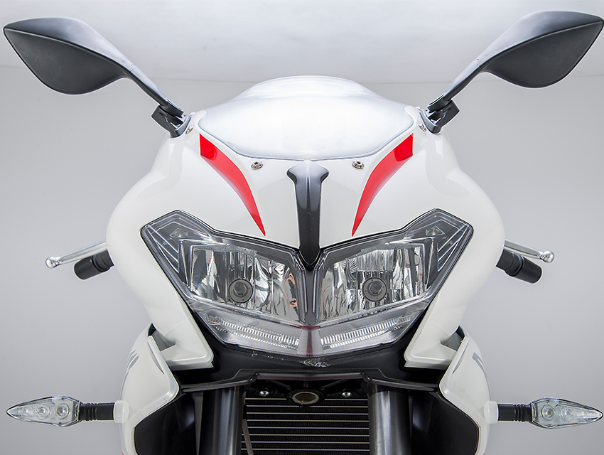 benelli_302r_topfeatures_850x640_styling